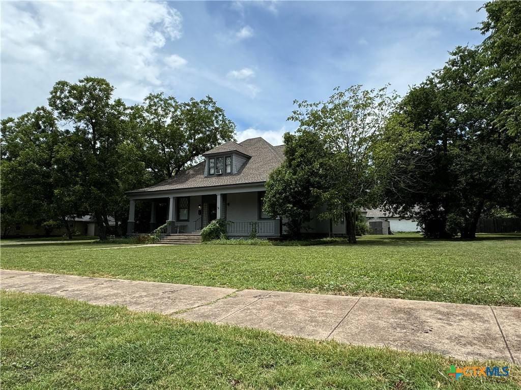906 N Penelope ST, Belton, TX 76513