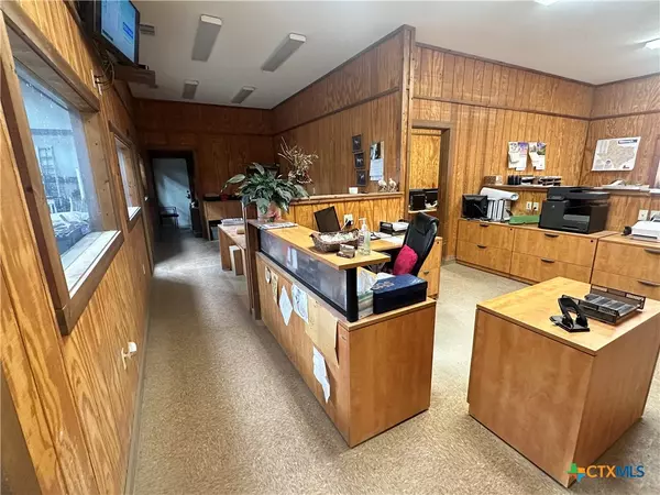 Flatonia, TX 78941,1426 Slaughter House RD