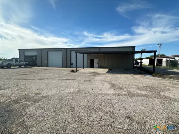 Flatonia, TX 78941,1426 Slaughter House RD