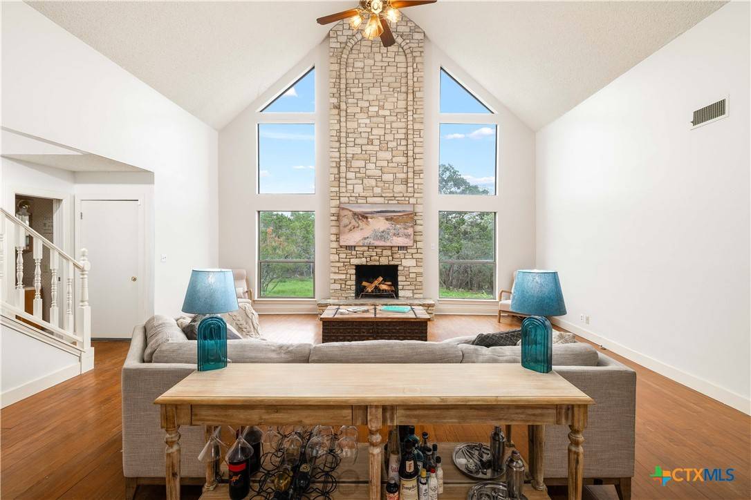 New Braunfels, TX 78132,28920 Country DR