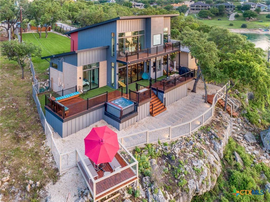877 Glenn DR, Canyon Lake, TX 78133