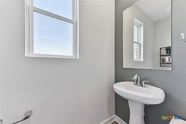 San Marcos, TX 78666,122 Cutleaf CV