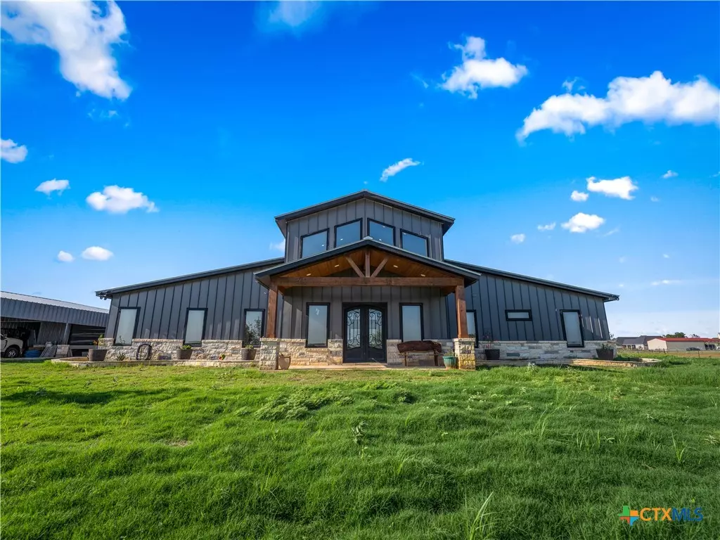 Adkins, TX 78101,12093 Sulphur Springs RD