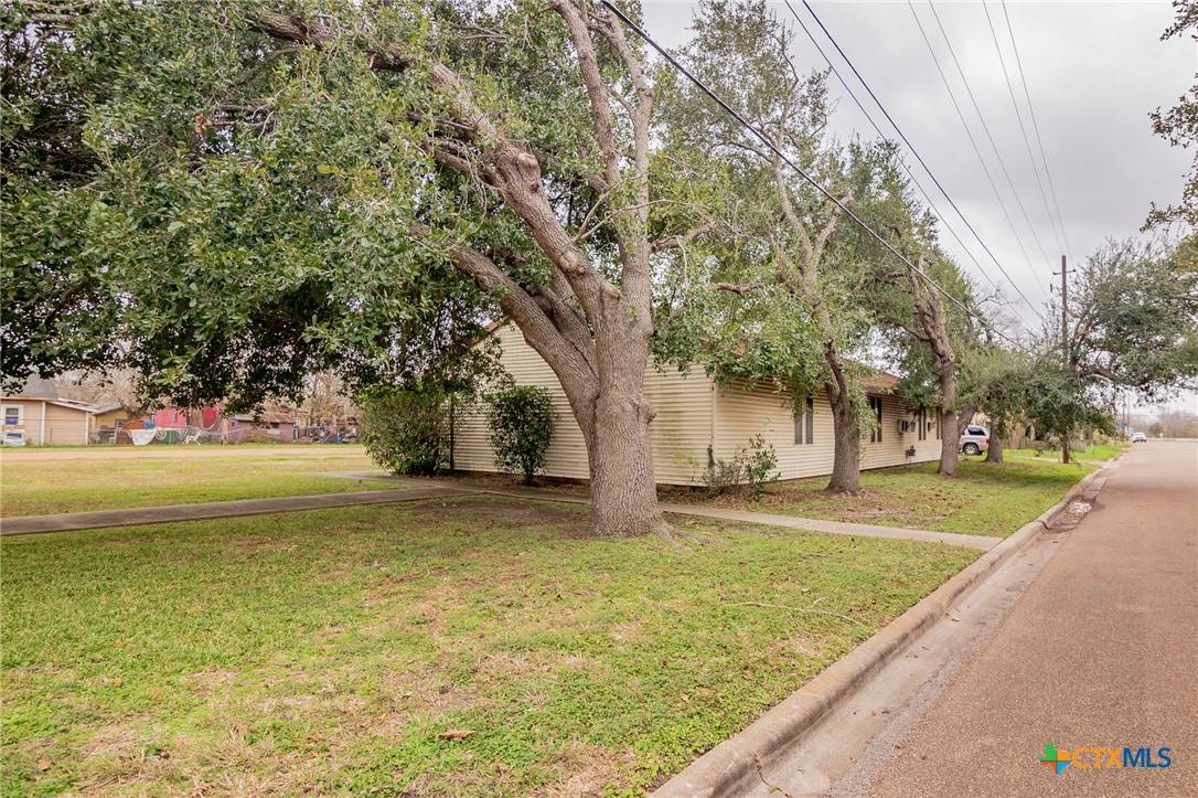 Victoria, TX 77901,803 Pine ST
