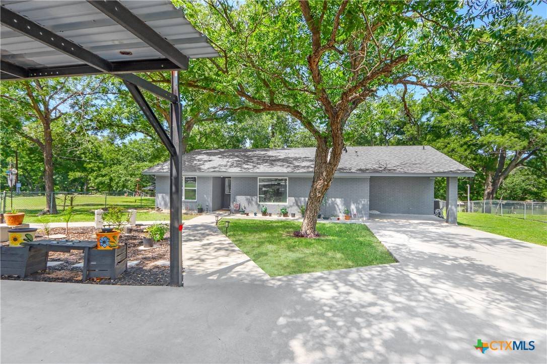 Mcqueeney, TX 78123,326 Riverview RD