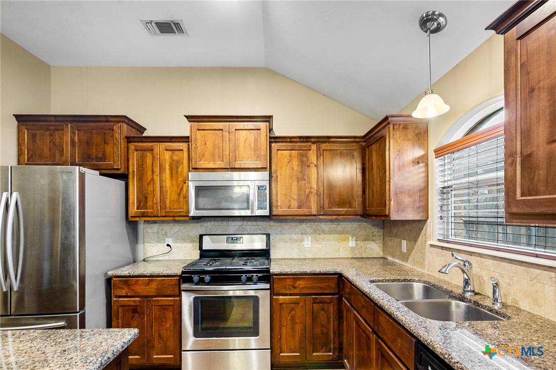 Victoria, TX 77904,119 Cobble Stone CT