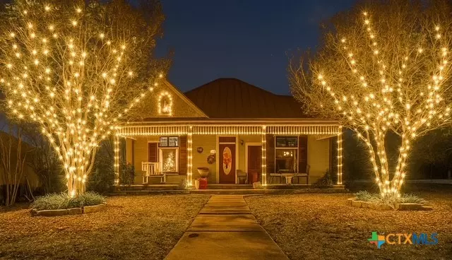 Fredericksburg, TX 78624,303 W Austin ST