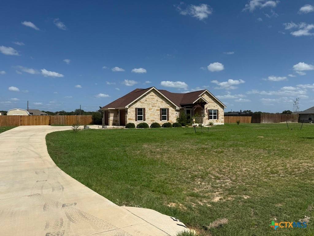 153 Westfield LNDG, La Vernia, TX 78121