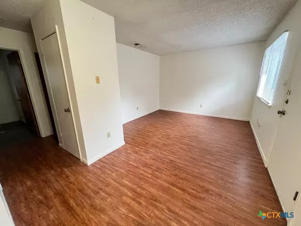511 W Hutchison ST #A, San Marcos, TX 78666