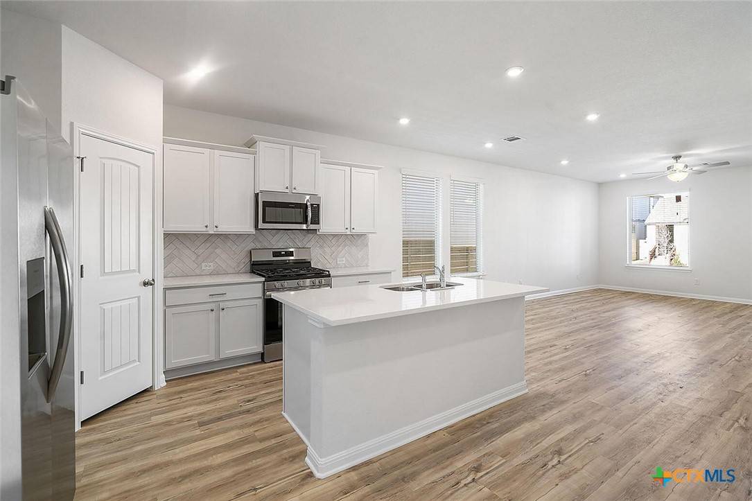 San Marcos, TX 78666,633 Salamander ST