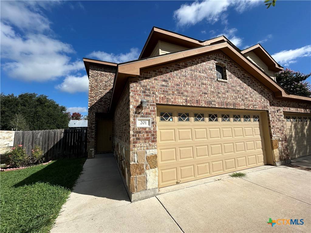201 Anne Louise DR, New Braunfels, TX 78130