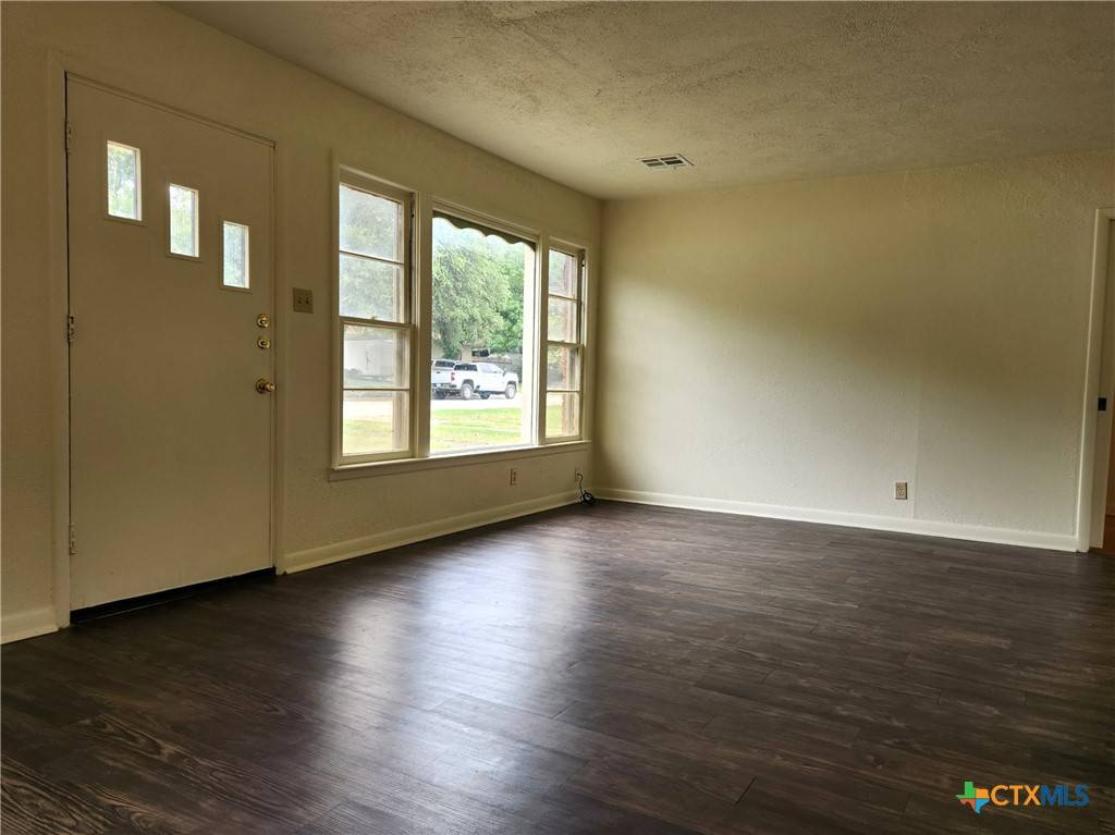 Temple, TX 76501,201 W Young AVE