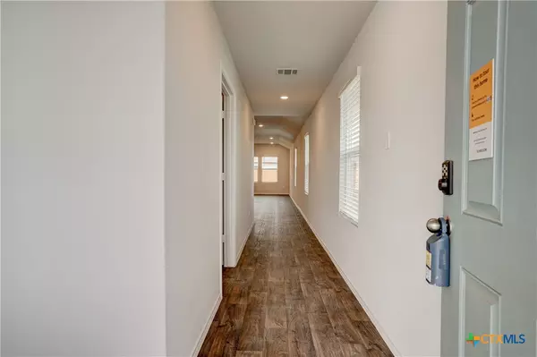 San Marcos, TX 78666,121 Roanwood DR