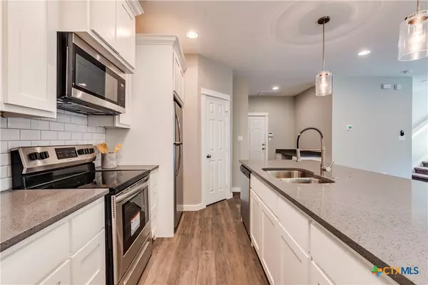 Bastrop, TX 78602,125 Hawea LN