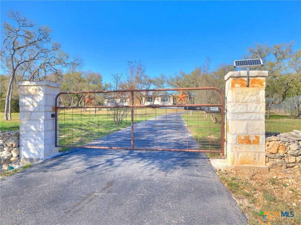 Spring Branch, TX 78070,860 Brookside DR