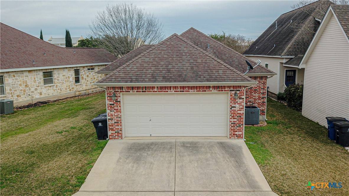 New Braunfels, TX 78130,1651 Hanz DR