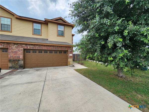305 Rosalie DR, New Braunfels, TX 78130