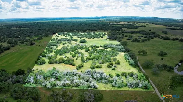555 Summer Hill LN, Johnson City, TX 78636