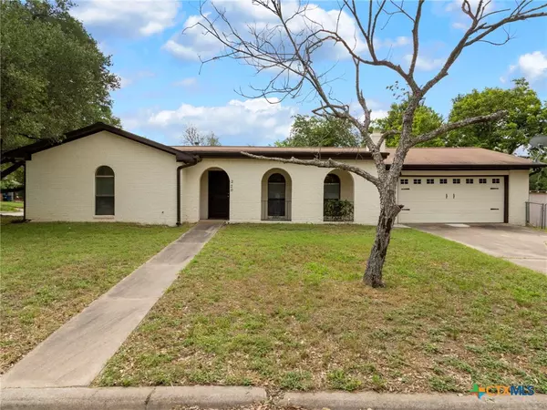 220 E Belton AVE, Rockdale, TX 76567