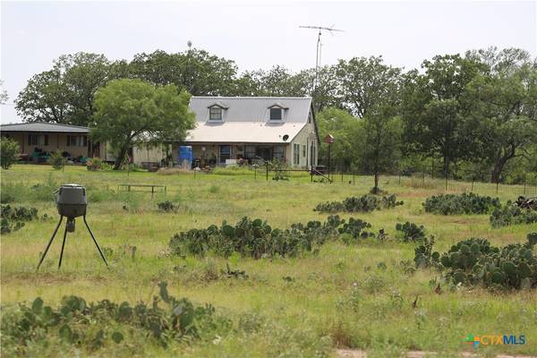 974 County Road 451, Waelder, TX 78959