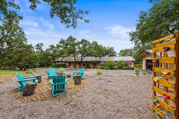 Wimberley, TX 78676,200 W Meadow LN