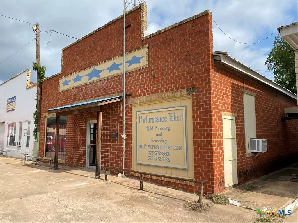 San Saba, TX 76877,111 E Wallace ST
