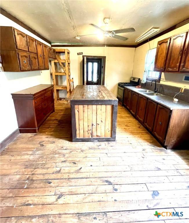 Ganado, TX 77962,206 E Rogers ST
