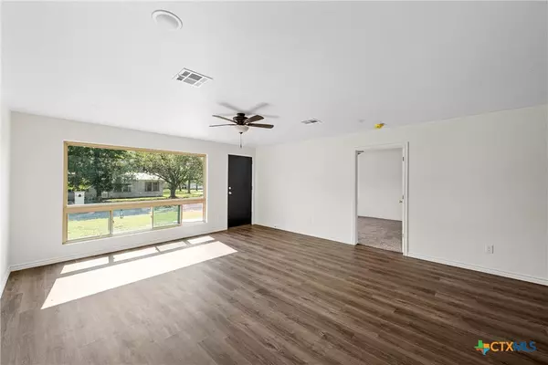 Belton, TX 76513,1617 E Miller St