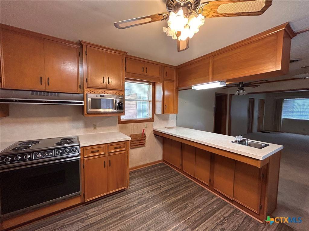 Edna, TX 77957,614 Apollo DR