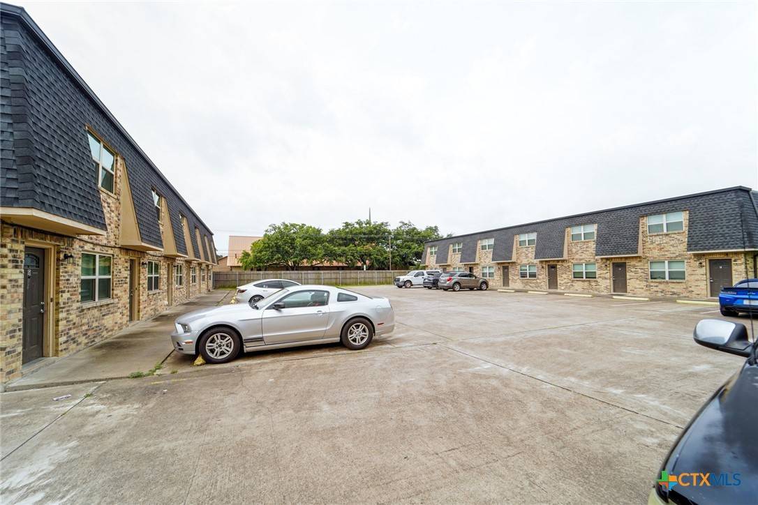 2112 E Airline RD, Victoria, TX 77901