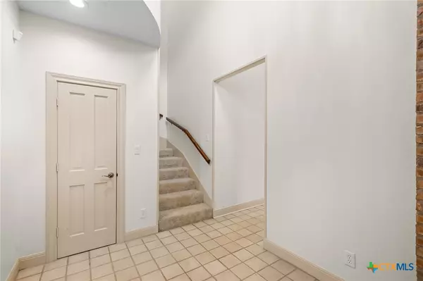 Victoria, TX 77904,6009 Country Club Dr
