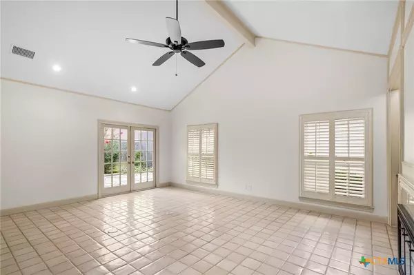 Victoria, TX 77904,6009 Country Club Dr