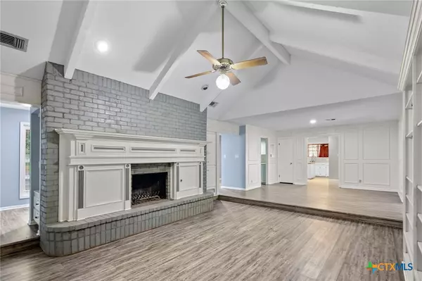Victoria, TX 77904,308 Woodway DR