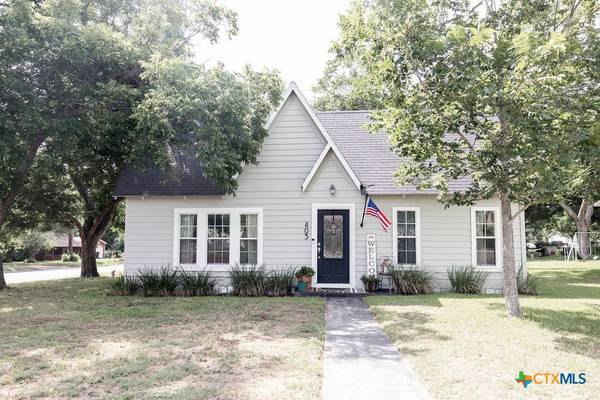403 E 13th ST, Shiner, TX 77984