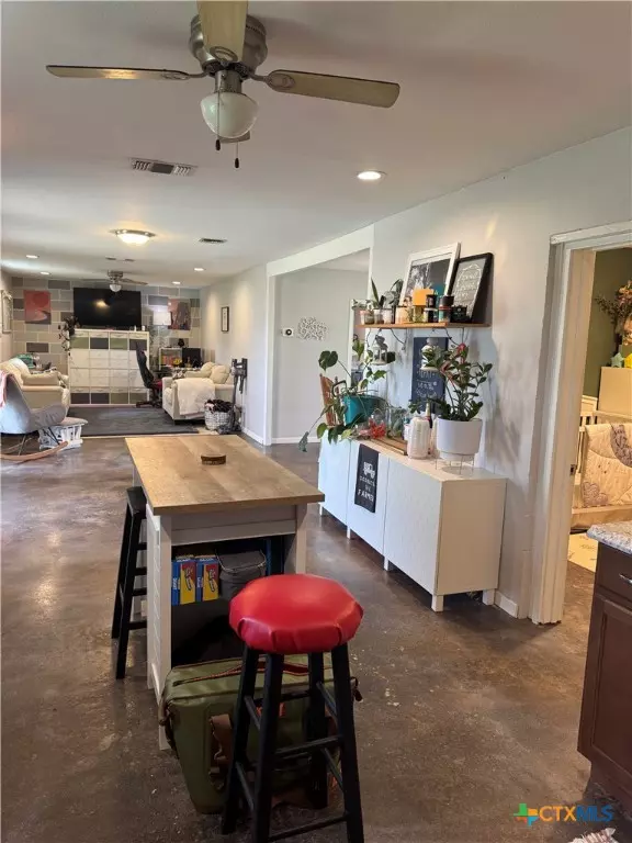 Victoria, TX 77905,145 Forest View DR