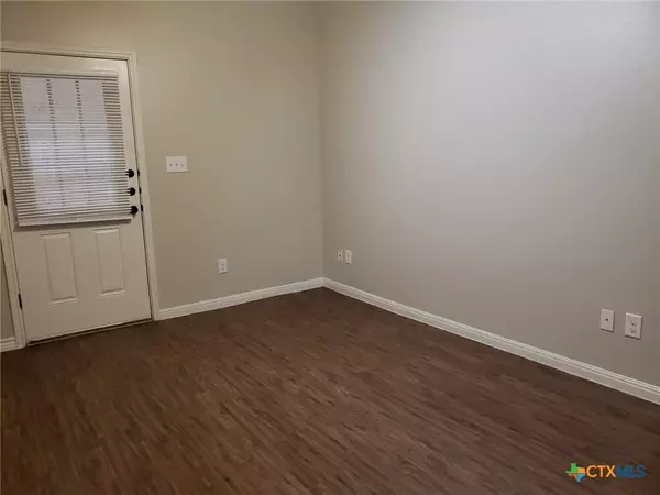 San Marcos, TX 78666,165 S Guadalupe ST #214