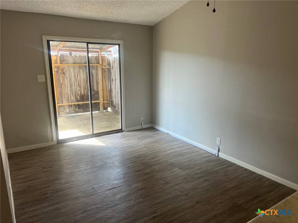 Victoria, TX 77904,212 Versailles ST