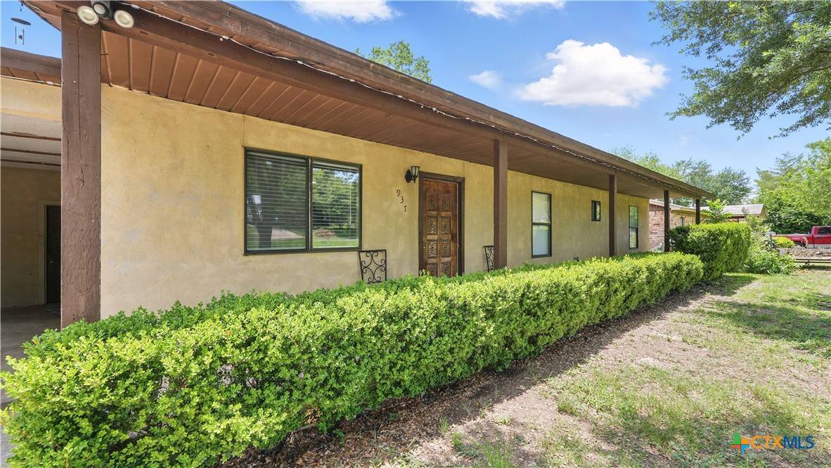 Seguin, TX 78155,937 Elsik ST