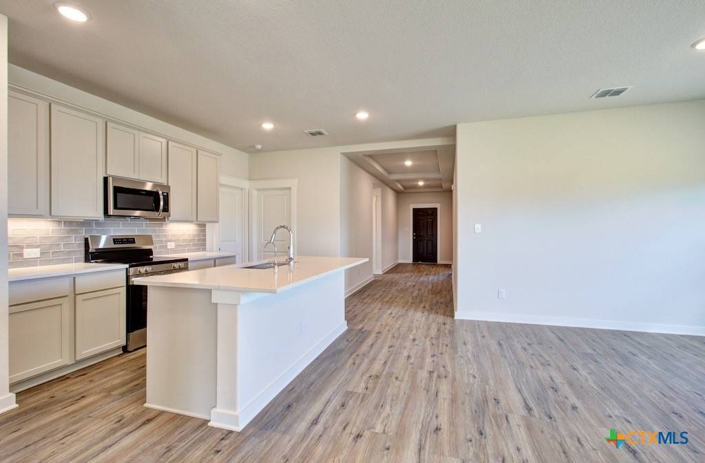 New Braunfels, TX 78130,911 Cloud Sky Road