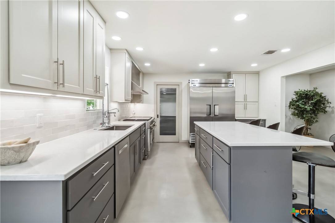 New Braunfels, TX 78130,425 W Edgewater TER