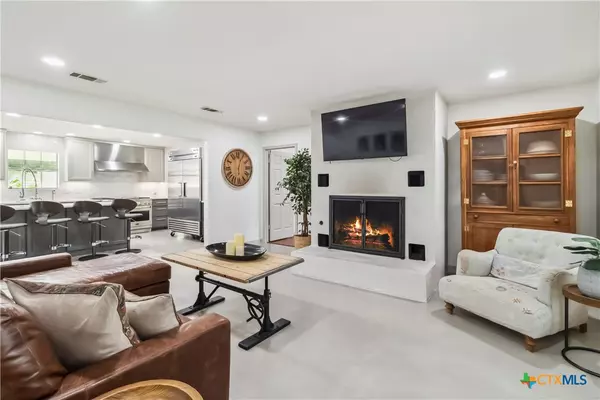 425 W Edgewater TER, New Braunfels, TX 78130