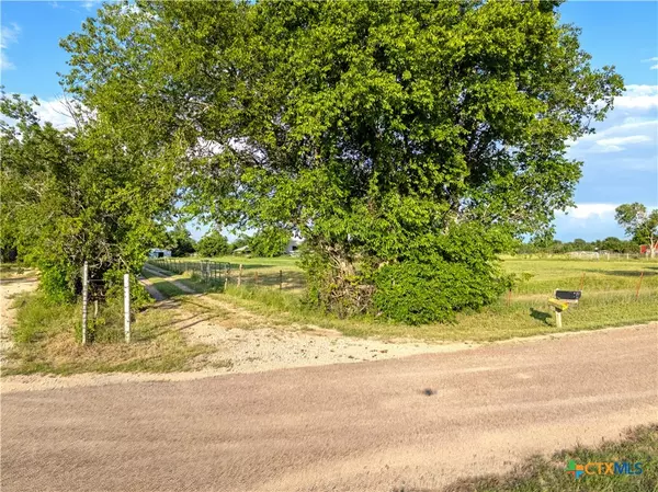 Axtell, TX 76705,980 N League Ranch RD