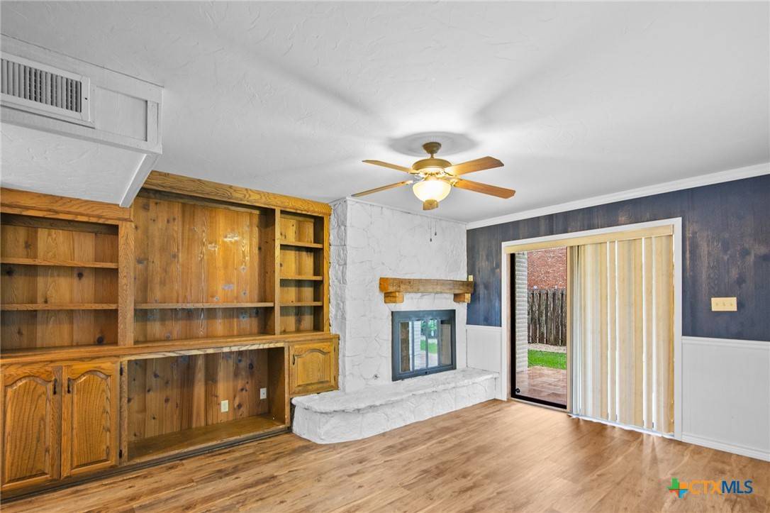Victoria, TX 77904,213 Tracy LN