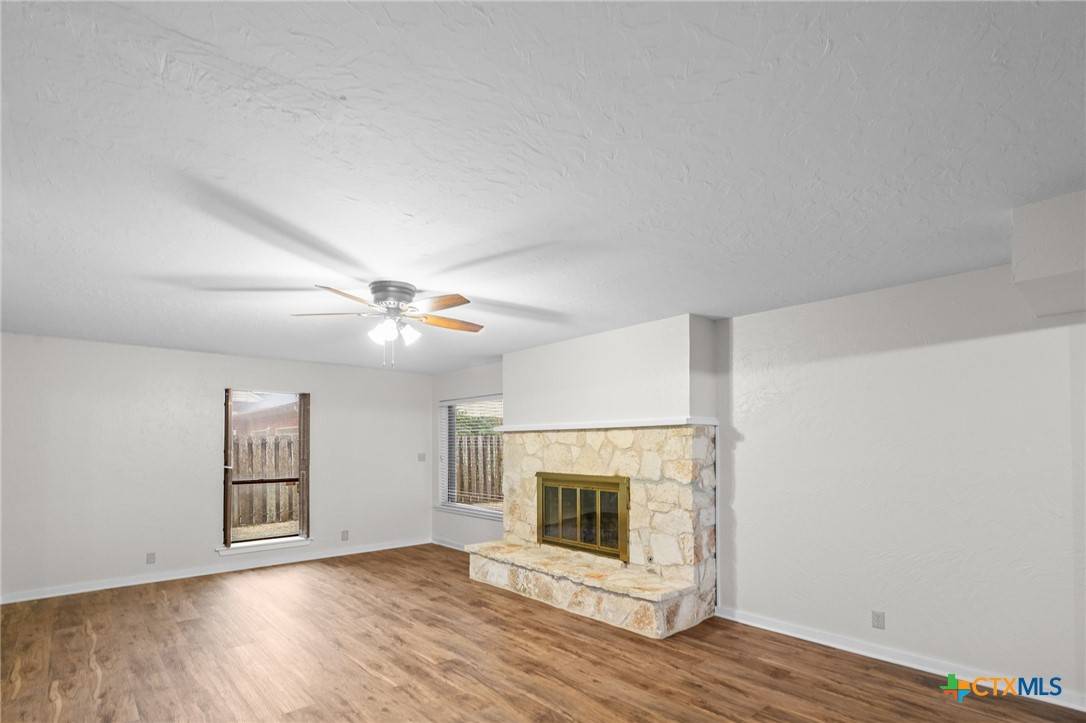 Victoria, TX 77904,213 Tracy LN