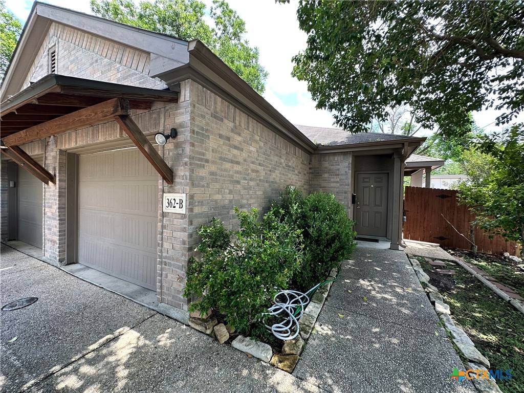 362 E Faust ST, New Braunfels, TX 78130
