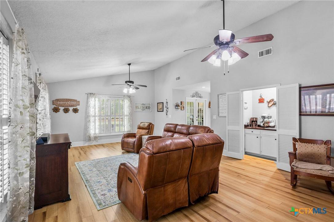 Victoria, TX 77904,602 Chimney Rock DR