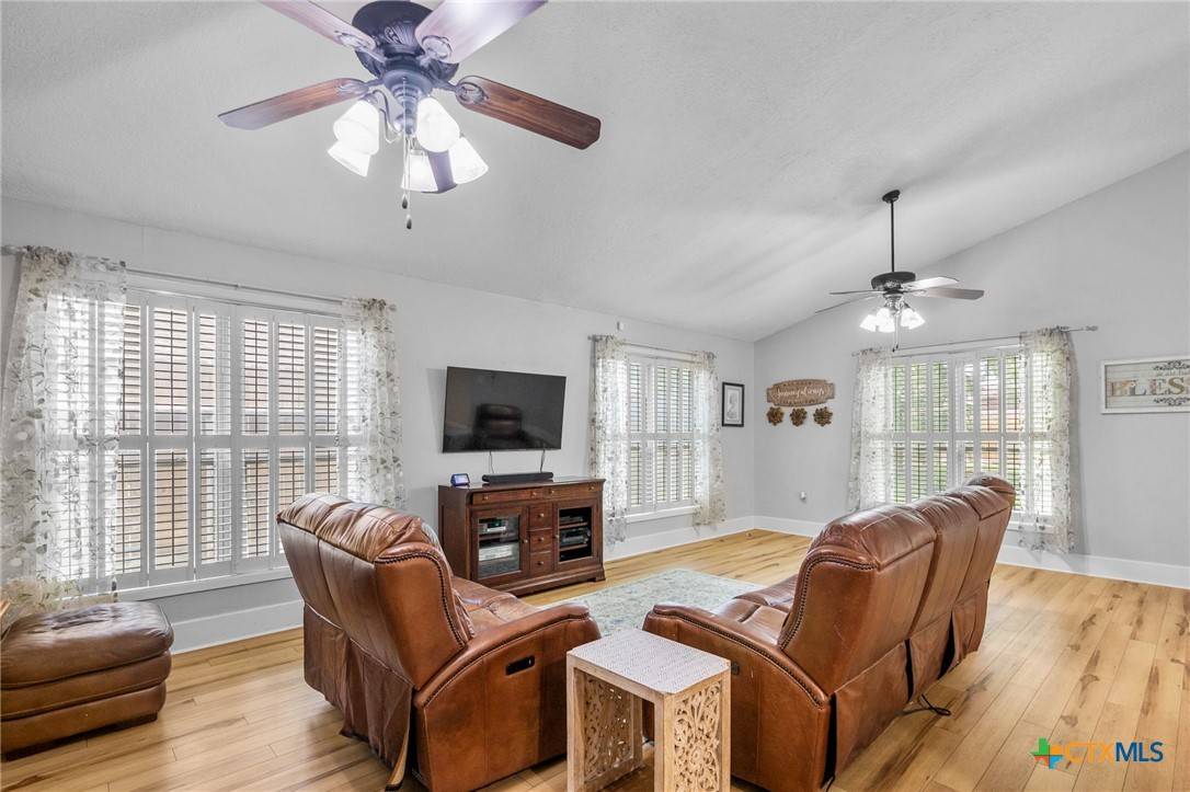 Victoria, TX 77904,602 Chimney Rock DR