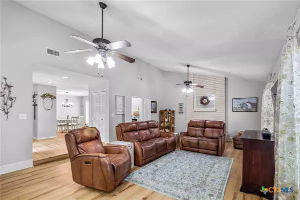 Victoria, TX 77904,602 Chimney Rock DR