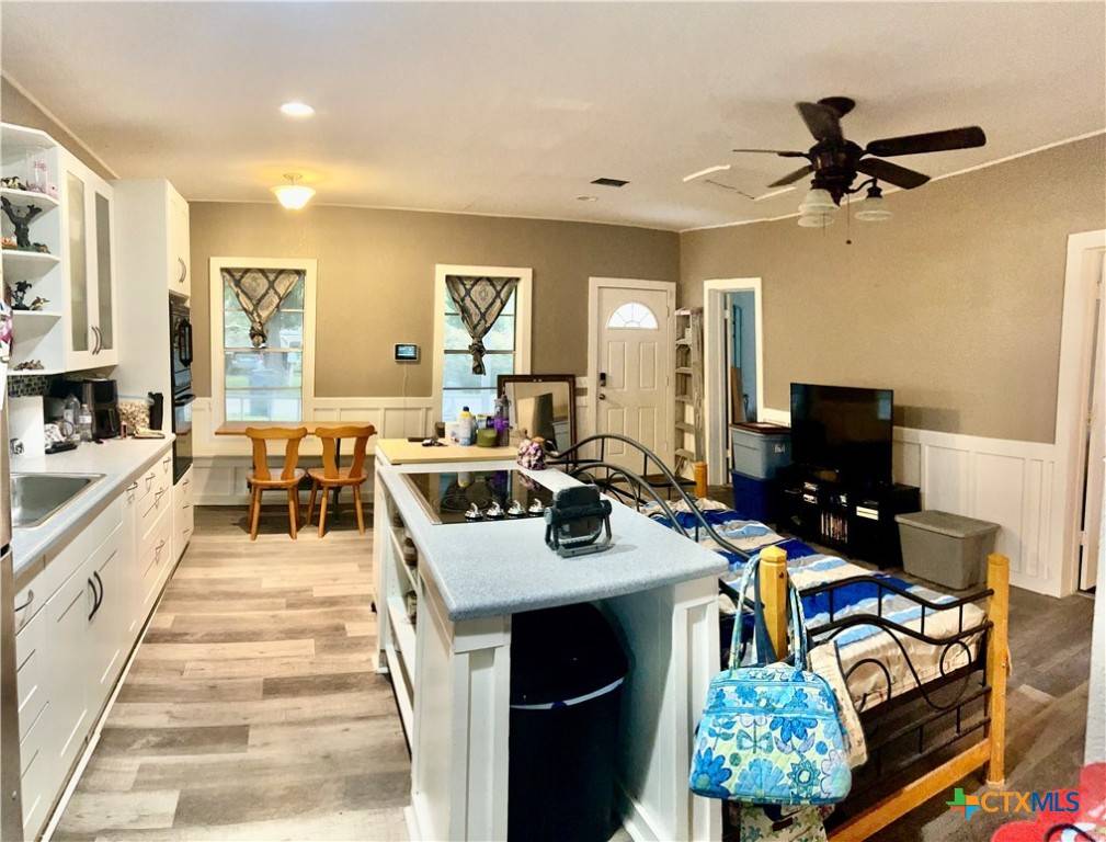 Thrall, TX 76578,101 ALVA
