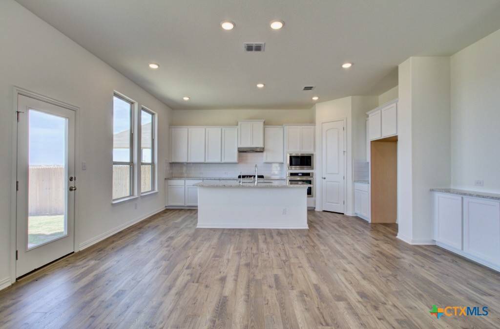 2585 Gideon LN, New Braunfels, TX 78130